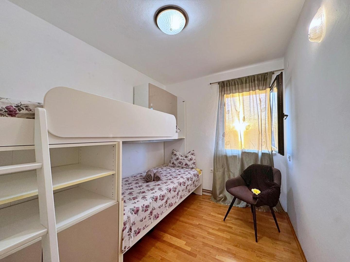 Apartments Katarina Malinska Buitenkant foto