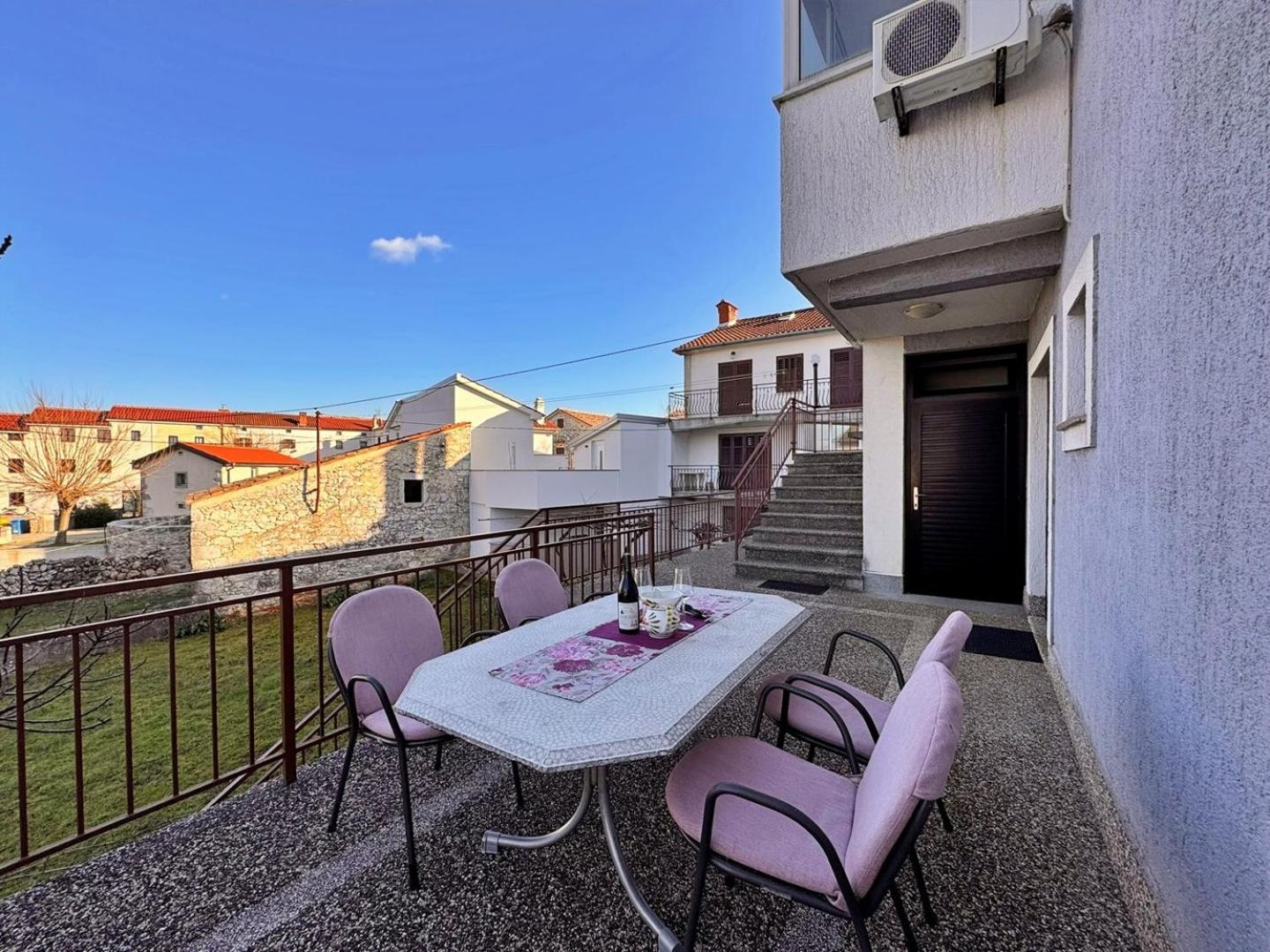 Apartments Katarina Malinska Buitenkant foto
